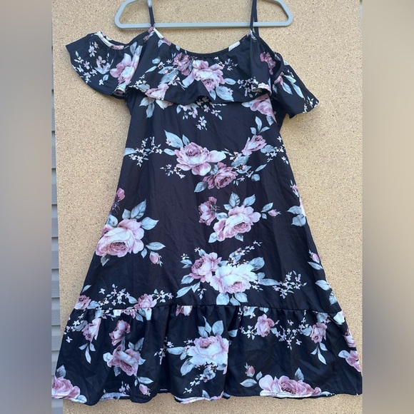 Pink and Blue Ruffled Tiered Cold Shoulder Midi Dress Size XL - Picture 6 of 7